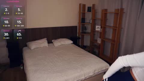 Hello everyone Im Monica Its my first day Were going to have fun together  online show from September 2025 08:25:02 PM