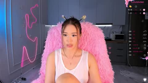 Snapshot of carpe_diemmm chatting on September 2025 10:43:01 PM Yummi online show from September 2025 10:43:01 PM