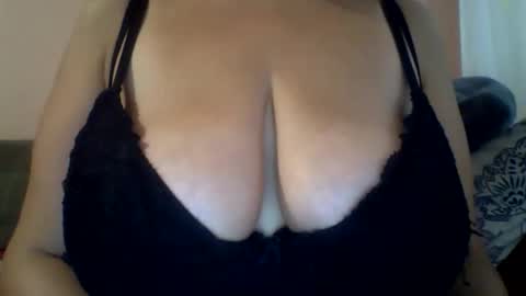 Casey online show from October 2025 05:19:01 AM