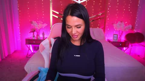 casey_min online show from April 2026 03:09:01 PM