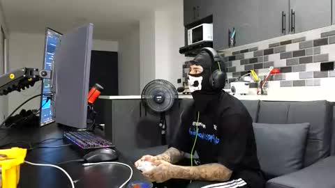 Snapshot of cash_master777 chatting on May 2026 01:13:01 AM cash_master777 online show from May 2026 01:13:01 AM