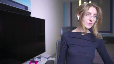 Snapshot of cassiablade1 chatting on February 2026 04:32:01 PM Seductress Cassia FINDOM AND SADISM NO NUDE online show from February 2026 04:32:01 PM