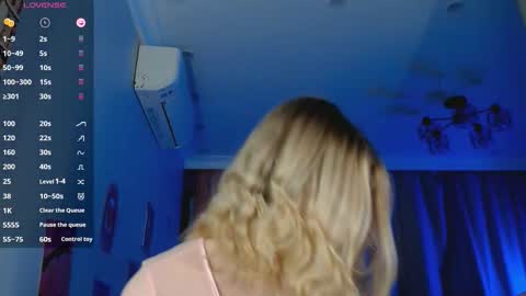 Snapshot of cassie_hunter chatting on November 2025 04:35:01 AM Cassy Hunter online show from November 2025 04:35:01 AM