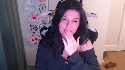 cassiealvarez online show from October 2025 03:54:02 AM