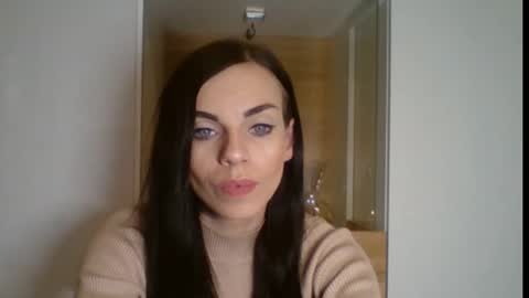 Cassie online show from December 2025 07:44:01 PM