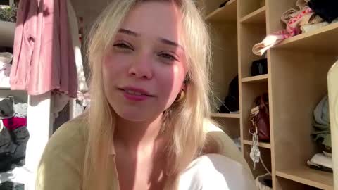 Olivia online show from February 2026 02:05:01 PM