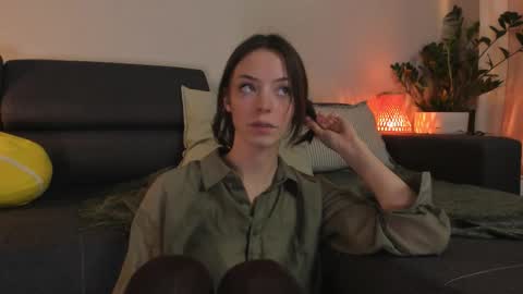  cassandra  online show from September 2025 06:13:02 PM