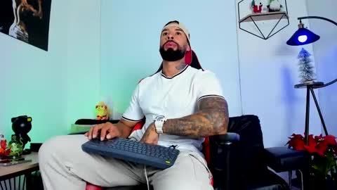 Matheo Brown online show from January 2025 01:37:01 AM