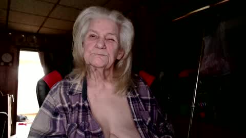 cat online show from October 2025 05:10:02 PM