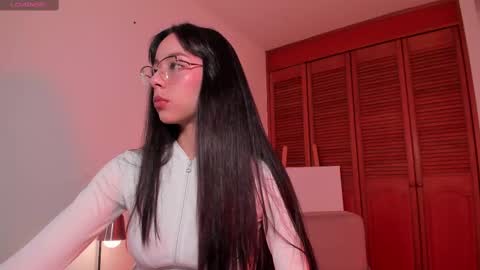 Snapshot of cat_loren chatting on February 2025 09:37:01 PM Loren online show from February 2025 09:37:01 PM