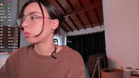 Loren online show from November 2025 04:06:02 PM