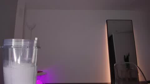 Snapshot of cata_n_cami chatting on October 2025 12:11:02 AM cata_n_cami online show from October 2025 12:11:02 AM