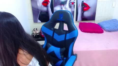 Snapshot of catalehia_milk chatting on December 2024 08:32:01 PM C A T A L E H I A online show from December 2024 08:32:01 PM