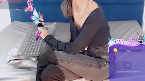 Snapshot of catalella_ar chatting on February 2025 04:43:01 AM Queen Catalella online show from February 2025 04:43:01 AM