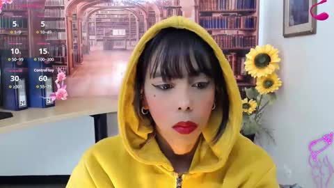 Snapshot of catalella_ar chatting on October 2025 03:07:01 AM Queen Catalella online show from October 2025 03:07:01 AM