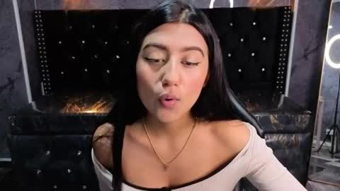 Snapshot of catalella_little_b chatting on June 2026 07:48:01 PM catalella_little_b online show from June 2026 07:48:01 PM