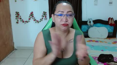 isabel online show from January 2025 09:47:02 PM