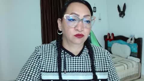 isabel online show from March 2025 10:20:02 AM
