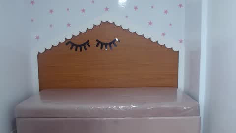 catalina25_t online show from October 2025 08:08:02 PM