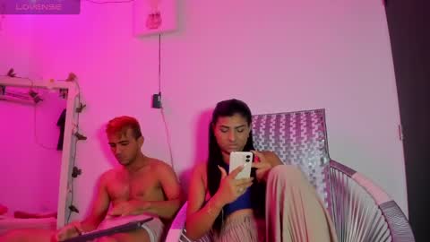 Snapshot of catalina_and_roger chatting on March 2025 08:37:02 PM Cata y Roger online show from March 2025 08:37:02 PM