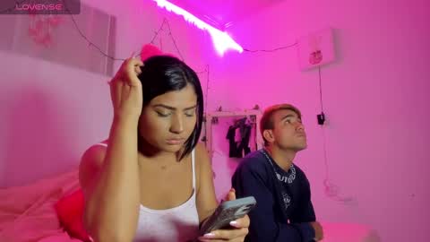 Snapshot of catalina_and_roger chatting on March 2025 09:46:02 PM Cata y Roger online show from March 2025 09:46:02 PM