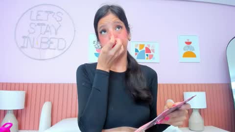 catalina online show from November 2025 04:22:02 AM