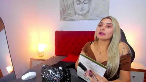 catalina_osorio online show from April 2026 11:33:02 AM