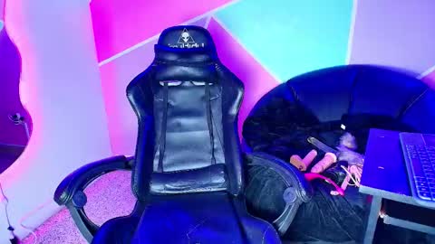 Catalina online show from December 2025 11:11:02 PM