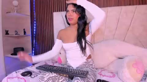 Snapshot of catalleya_f chatting on June 2026 08:00:01 PM catalleya_f online show from June 2026 08:00:01 PM