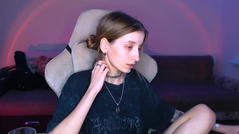 Snapshot of cath_dysphoria_ chatting on December 2024 03:17:01 PM CATH online show from December 2024 03:17:01 PM