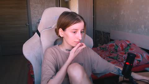 Snapshot of cath_dysphoria_ chatting on December 2024 09:39:02 AM CATH online show from December 2024 09:39:02 AM
