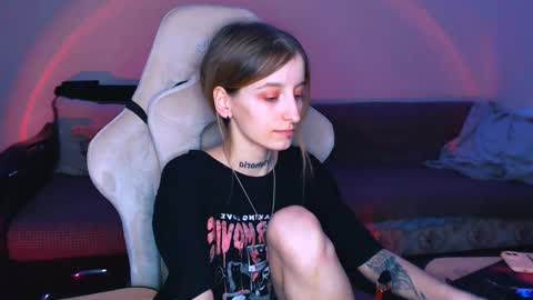Snapshot of cath_dysphoria_ chatting on February 2025 09:43:01 PM CATH online show from February 2025 09:43:01 PM