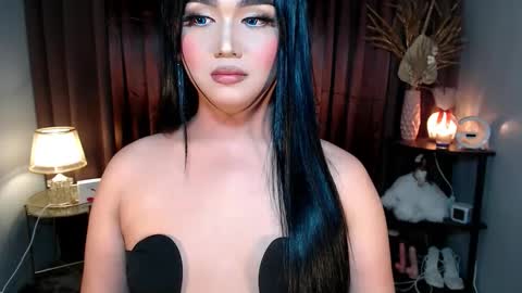 Snapshot of catherine_louise chatting on September 2025 04:18:02 PM cath online show from September 2025 04:18:02 PM