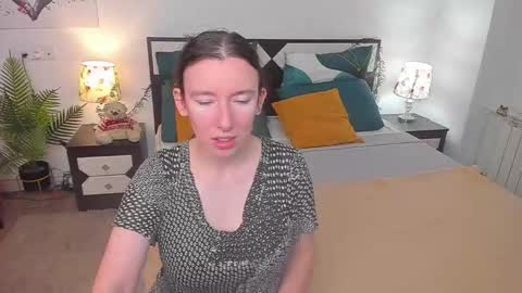 Catrin online show from September 2025 08:14:02 AM
