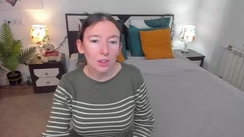 Catrin online show from October 2025 08:00:01 AM