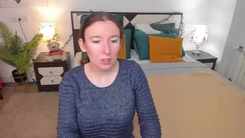 Catrin online show from October 2025 07:42:02 AM