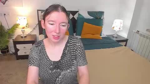 Catrin online show from November 2025 07:31:01 AM