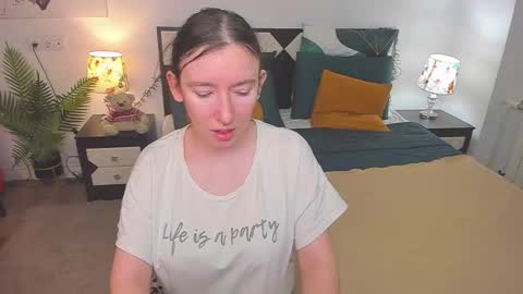 Catrin online show from November 2025 03:12:01 AM