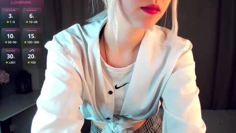 Mia online show from March 2026 12:02:02 PM