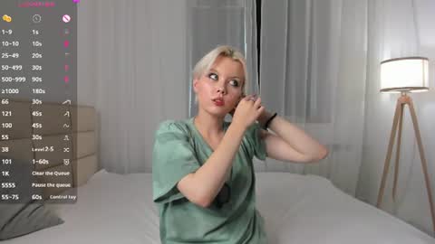 Mia online show from July 2026 11:02:01 AM