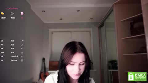 Eva  online show from September 2025 06:51:02 PM