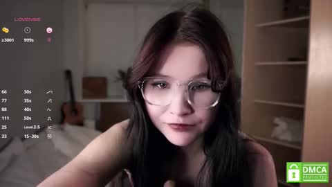 Eva  online show from September 2025 06:20:01 PM