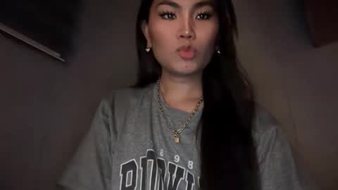 Snapshot of cathy_sanches chatting on May 2026 01:33:01 AM cathy online show from May 2026 01:33:01 AM