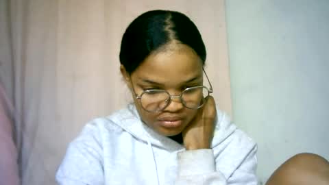 Snapshot of cathyxlisa chatting on June 2026 07:40:02 AM CathyXLisa online show from June 2026 07:40:02 AM