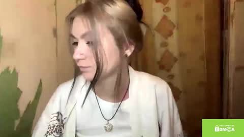 Lola online show from November 2025 09:15:02 PM