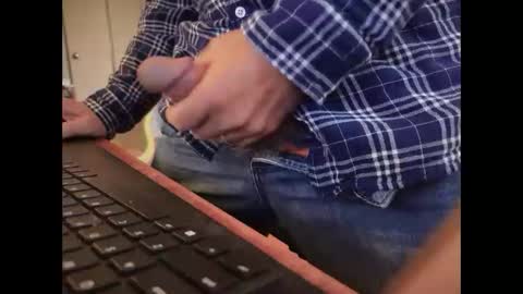 Snapshot of catmandoo21001 chatting on January 2025 07:18:02 PM catmandoo21001 online show from January 2025 07:18:02 PM