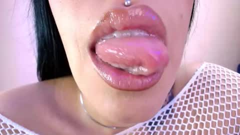 Cattleya online show from March 2026 03:33:02 AM