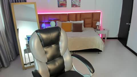 Snapshot of catti_brie_ chatting on April 2026 11:34:01 AM catti_brie_ online show from April 2026 11:34:01 AM