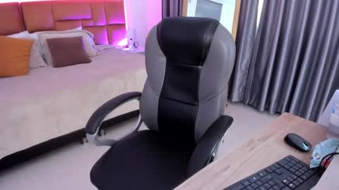 Snapshot of catti_brie_ chatting on May 2026 11:28:02 AM catti_brie_ online show from May 2026 11:28:02 AM