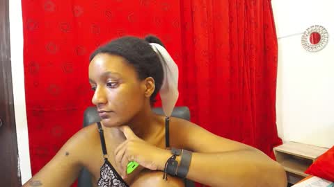Snapshot of cattleya_hotgirl chatting on January 2025 05:26:01 PM Cattleya online show from January 2025 05:26:01 PM